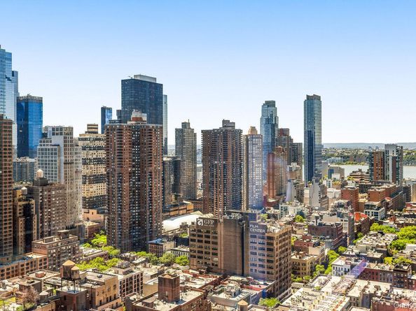 247 W 46TH Street 3103, New York (Manhattan) NY 10036