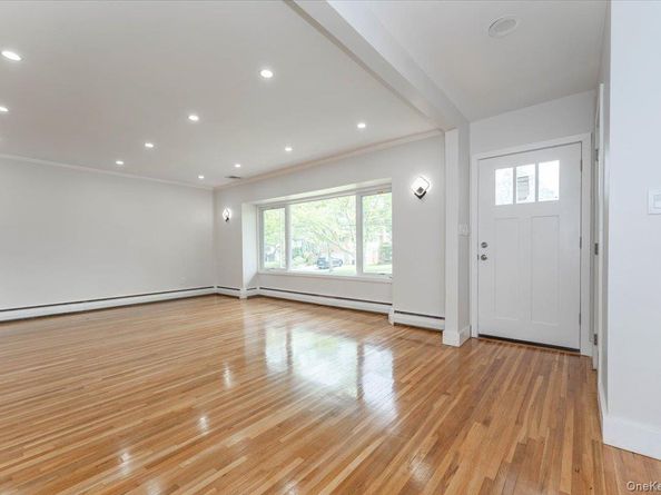 890 Carol Court, Woodmere NY 11598