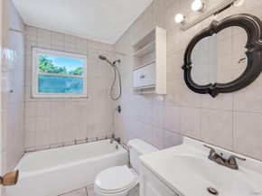 27 Yarnell Street, Brentwood NY 11717