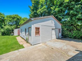 27 Yarnell Street, Brentwood NY 11717