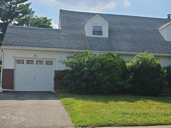 80 Elmwood Street, Plainview NY 11803