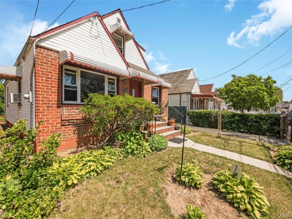 12135 Milburn Street, Springfield Gardens NY 11413