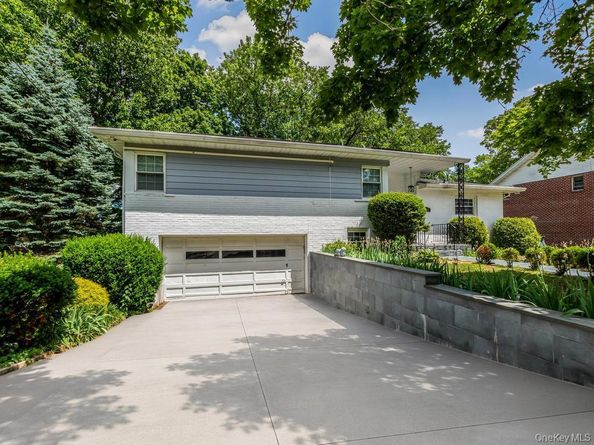130 La Salle Drive, Yonkers NY 10710
