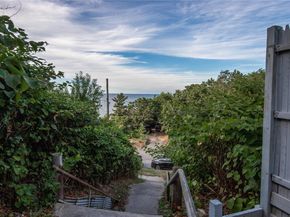 42 Cottage Road, Baiting Hollow NY 11933