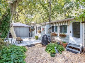 42 Cottage Road, Baiting Hollow NY 11933