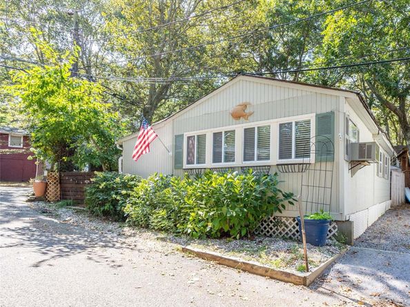 42 Cottage Road, Baiting Hollow NY 11933