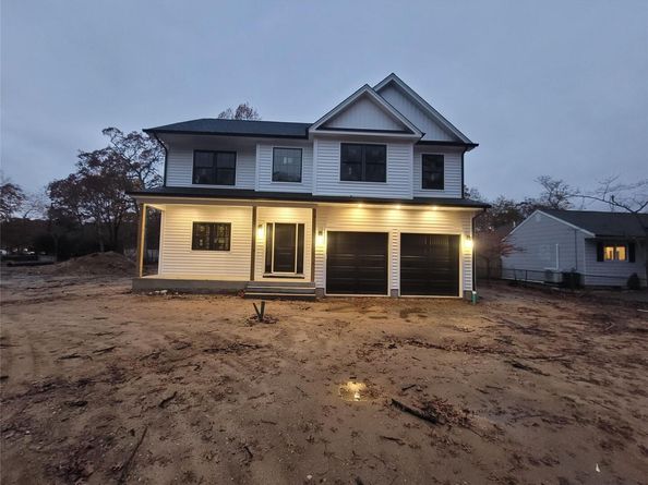 106 Schoolhouse Road, East Islip NY 11730