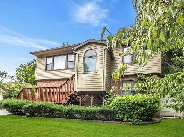 208 Woodbury Road, Woodbury NY 11797