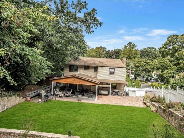 208 Woodbury Road, Woodbury NY 11797