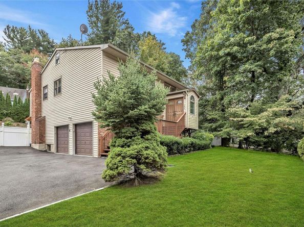 208 Woodbury Road, Woodbury NY 11797