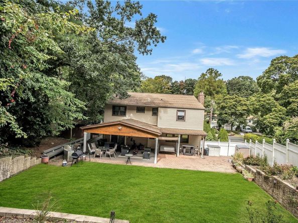 208 Woodbury Road, Woodbury NY 11797