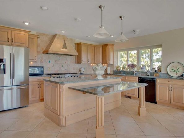 115 S Saxon Avenue, Bay Shore NY 11706