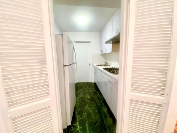 41-25 Kissena Boulevard 2S, Flushing NY 11355