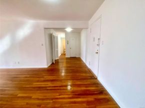 41-25 Kissena Boulevard 2S, Flushing NY 11355