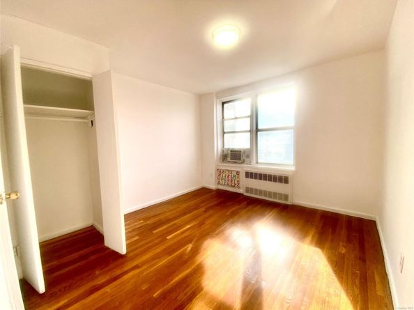 41-25 Kissena Boulevard 2S, Flushing NY 11355