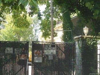 64 B SENIX Avenue
