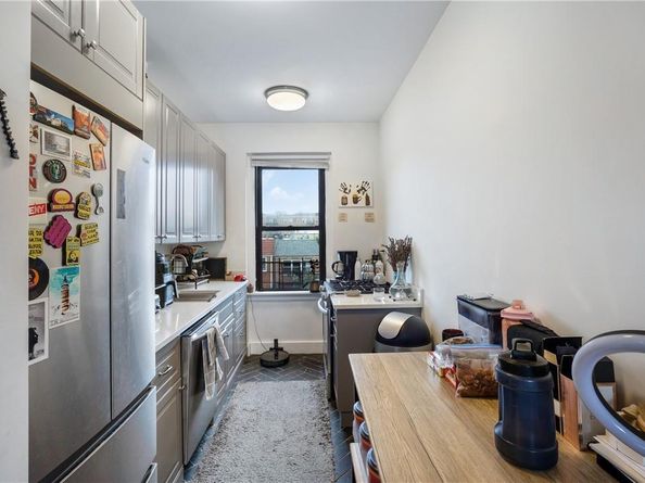 2115 33 Street 4E, Astoria NY 11105
