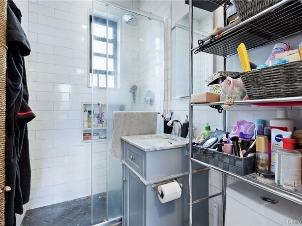 2115 33 Street 4E, Astoria NY 11105