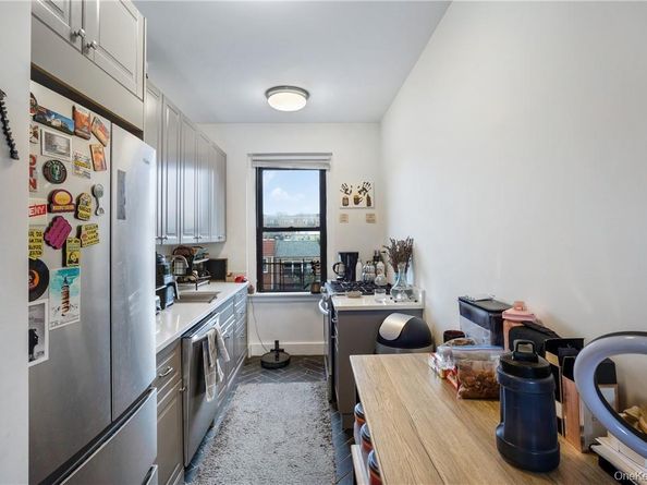 2115 33 Street 4E, Astoria NY 11105