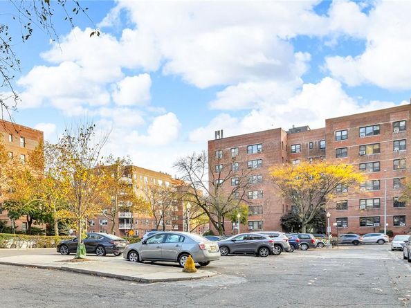 3935 Blackstone Avenue 5K, Bronx NY 10471