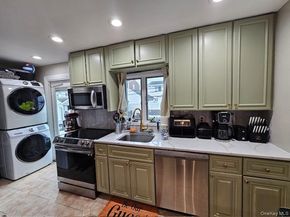 18 Robert Street, Freeport NY 11520