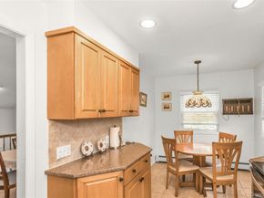 17 Fresno Drive, Plainview NY 11803