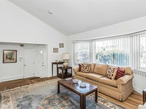 17 Fresno Drive, Plainview NY 11803