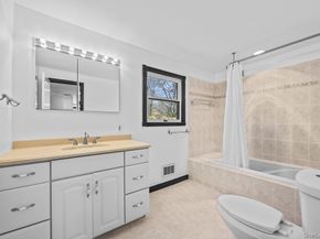 819 Canal Road, Mount Sinai NY 11766