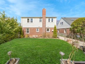 14 Milton Court, Rockville Centre NY 11570