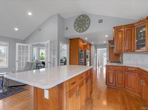 340 Woodbridge Lane, Jericho NY 11753