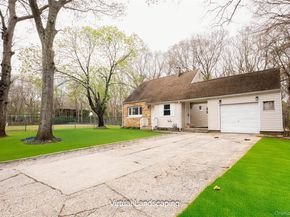 2 Oakland Drive N, Riverhead NY 11901