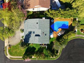 2 Crest Hollow Lane, Albertson NY 11507