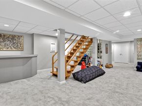 2 Crest Hollow Lane, Albertson NY 11507