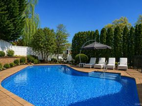 2 Crest Hollow Lane, Albertson NY 11507