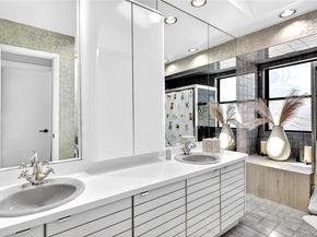 2 Crest Hollow Lane, Albertson NY 11507