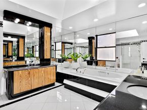 2 Crest Hollow Lane, Albertson NY 11507