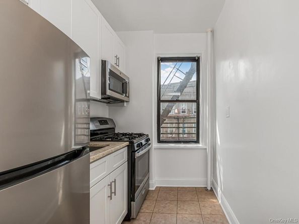 55 E 190 57, Bronx NY 10468