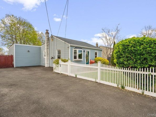 80 Cherubina Lane, North Babylon NY 11703