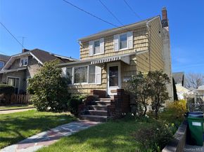 4224 249th Street, Little Neck NY 11363