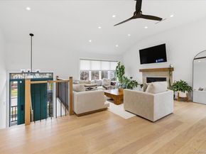 21 Dunhill Road, New Hyde Park NY 11040