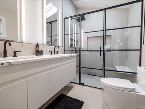 21 Dunhill Road, New Hyde Park NY 11040