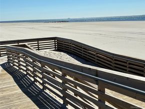 1 E Broadway 7B, Long Beach NY 11561