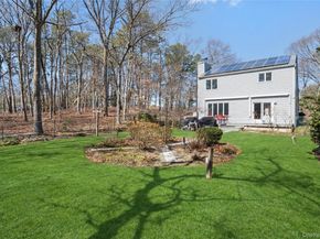 287 Peconic Terrace, Calverton NY 11933