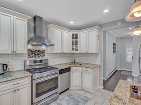 8 Vernon Street, Farmingdale NY 11735