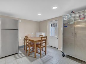 8 Vernon Street, Farmingdale NY 11735