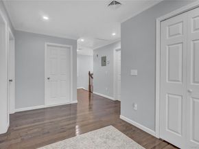 8 Vernon Street, Farmingdale NY 11735