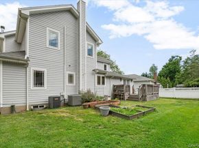 8 Lewis Lane, Port Washington NY 11050