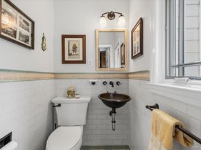 8 Lewis Lane, Port Washington NY 11050