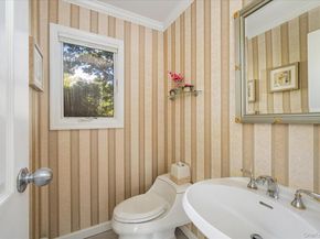 38 Tamara Court, Melville NY 11747