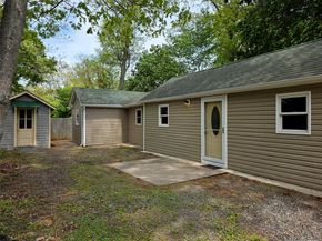 9 Laurelton Avenue, Selden NY 11784